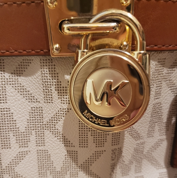 Michael Kors purse - Picture 2 of 3